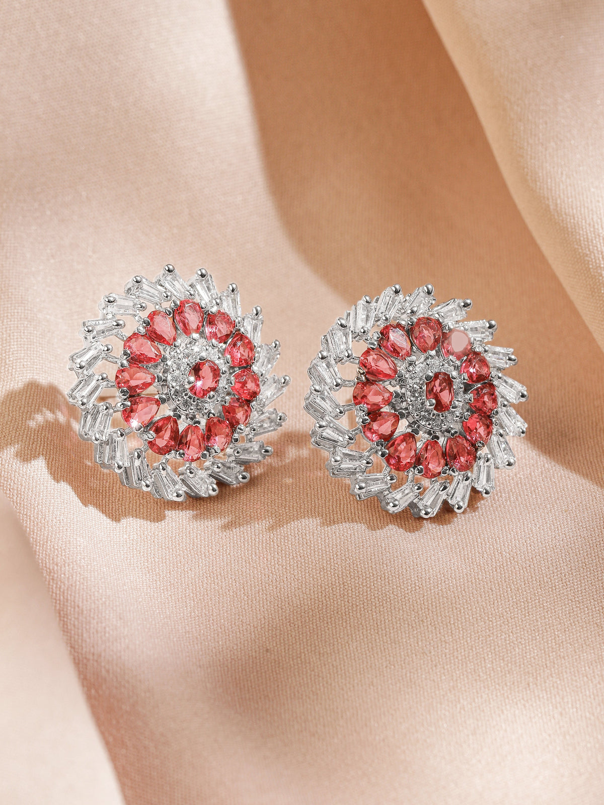 Ruby Royale Bloom Stud Earrings フリーサイズ