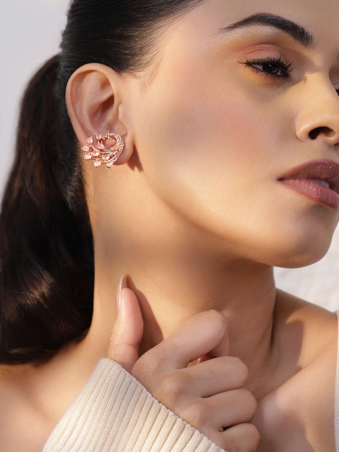 Gold Toned Pink Stud Earrings フリーサイズ