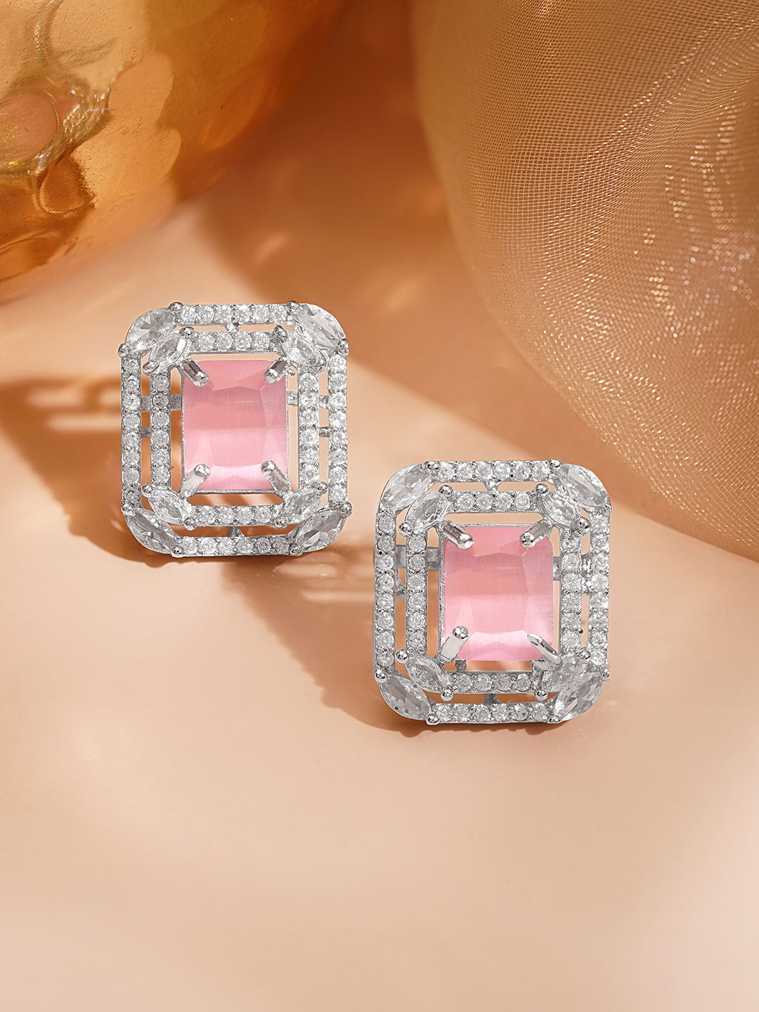 Pastel Prism Glow Stud Earrings フリーサイズ