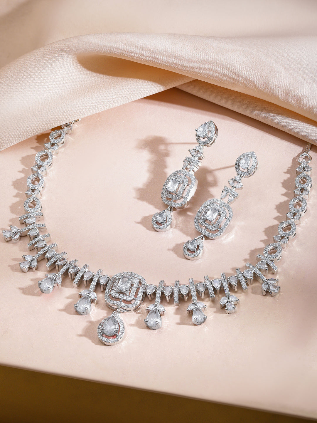 White American Diamond Zirconia Studded Necklace Set フリーサイズ