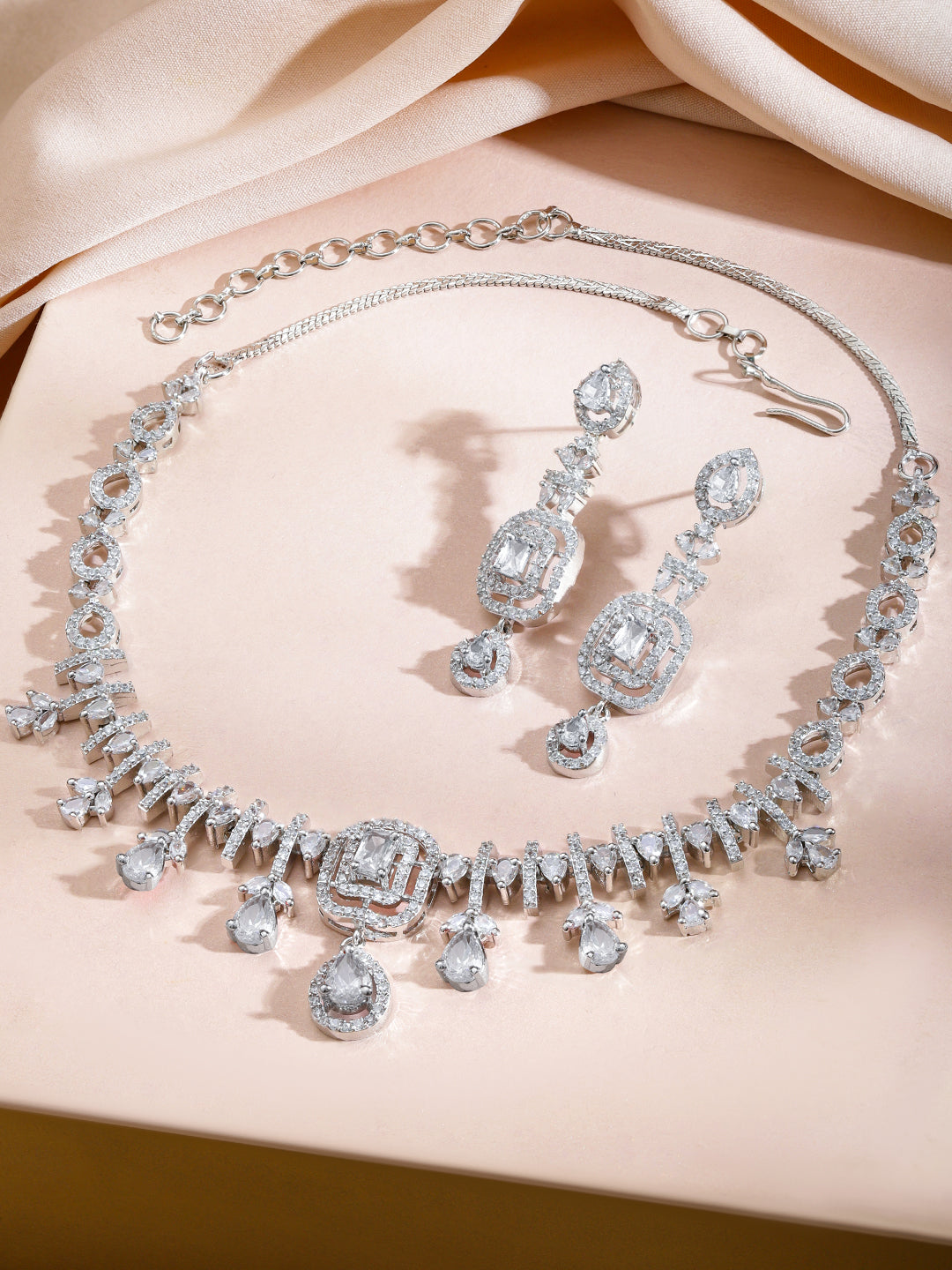 White American Diamond Zirconia Studded Necklace Set フリーサイズ