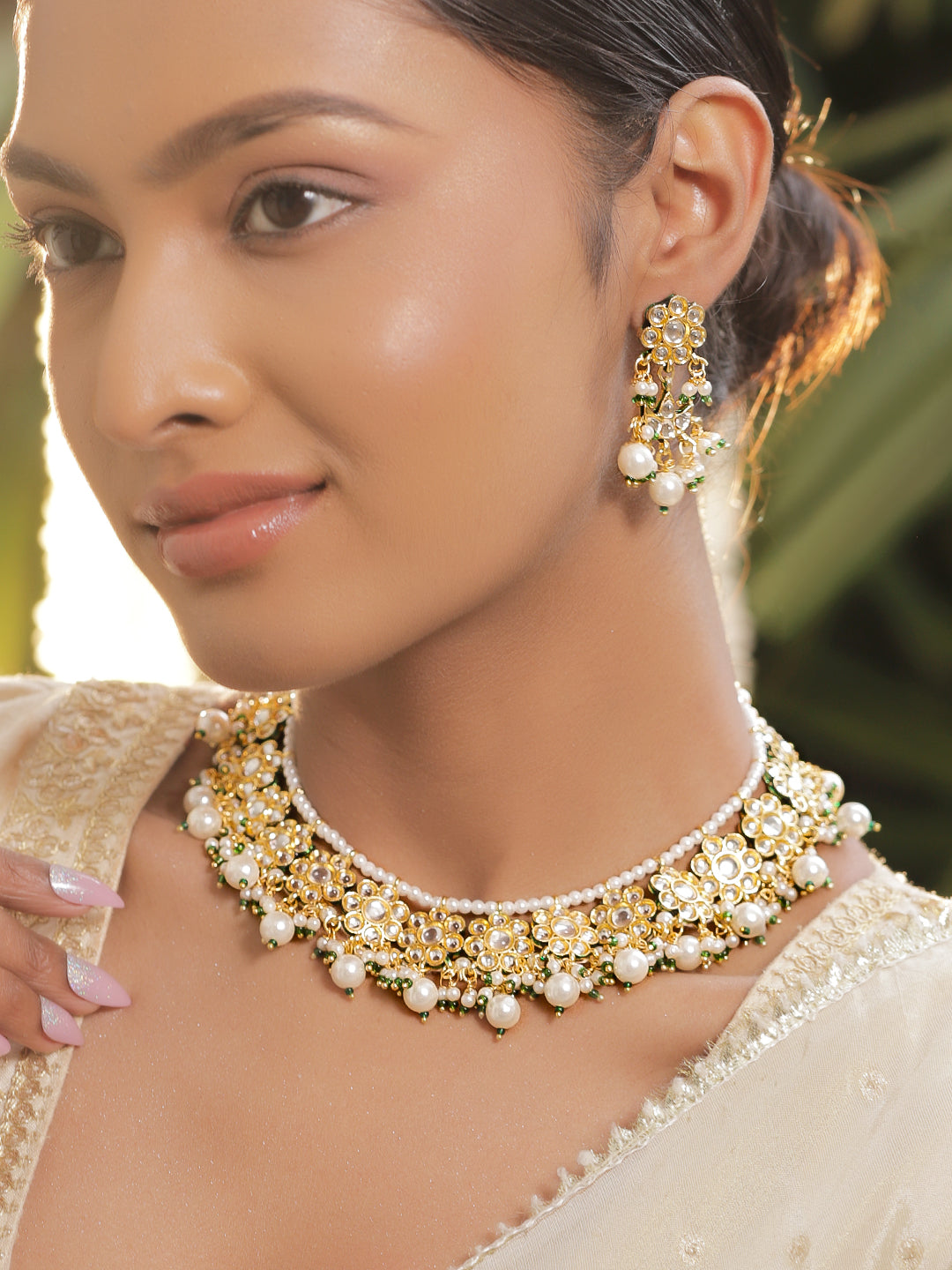 Kundan Grace in Emerald Bloom Necklace Set フリーサイズ