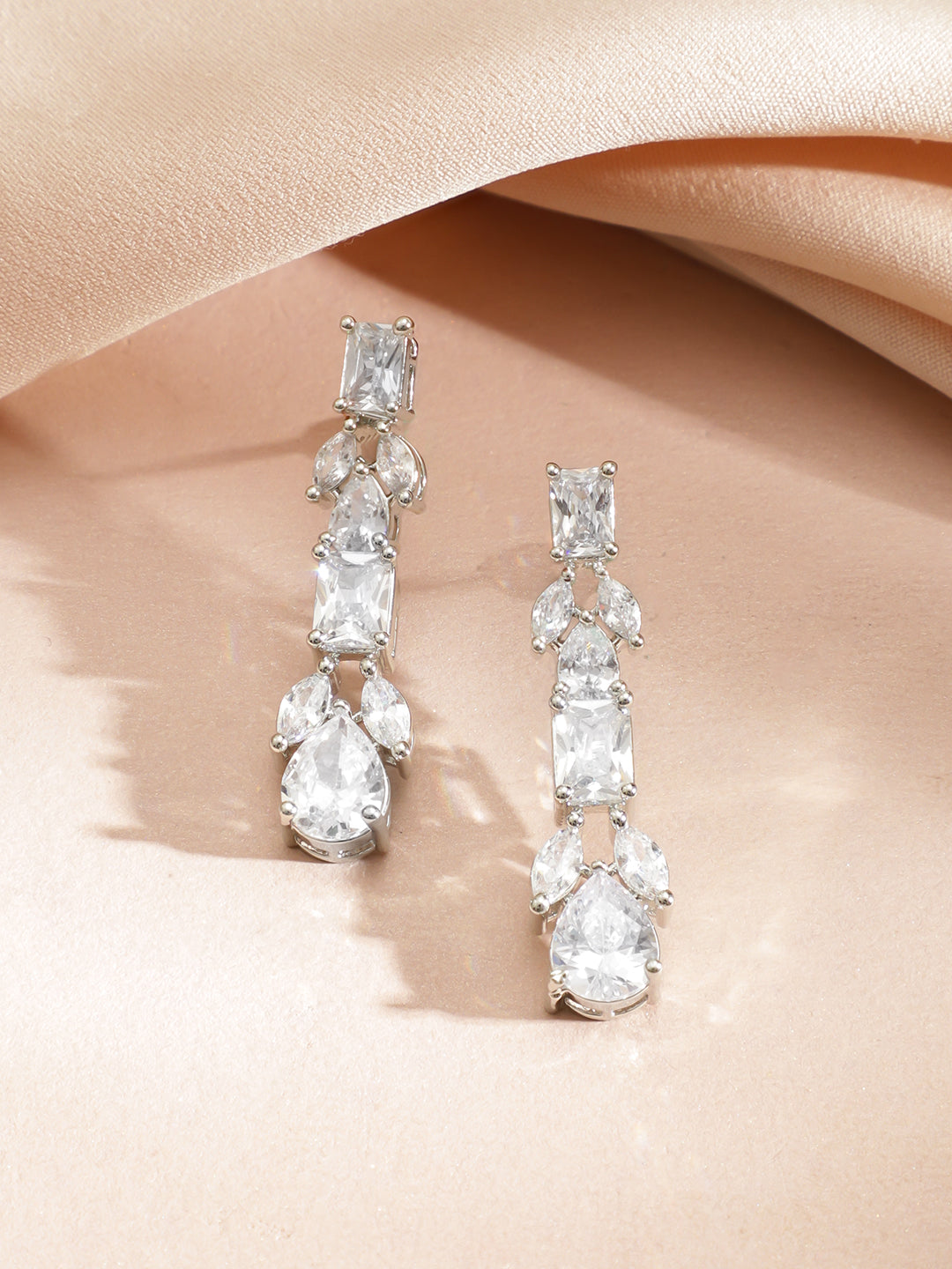 Eternal Shine All-White American Diamond Crystal Necklace Set フリーサイズ