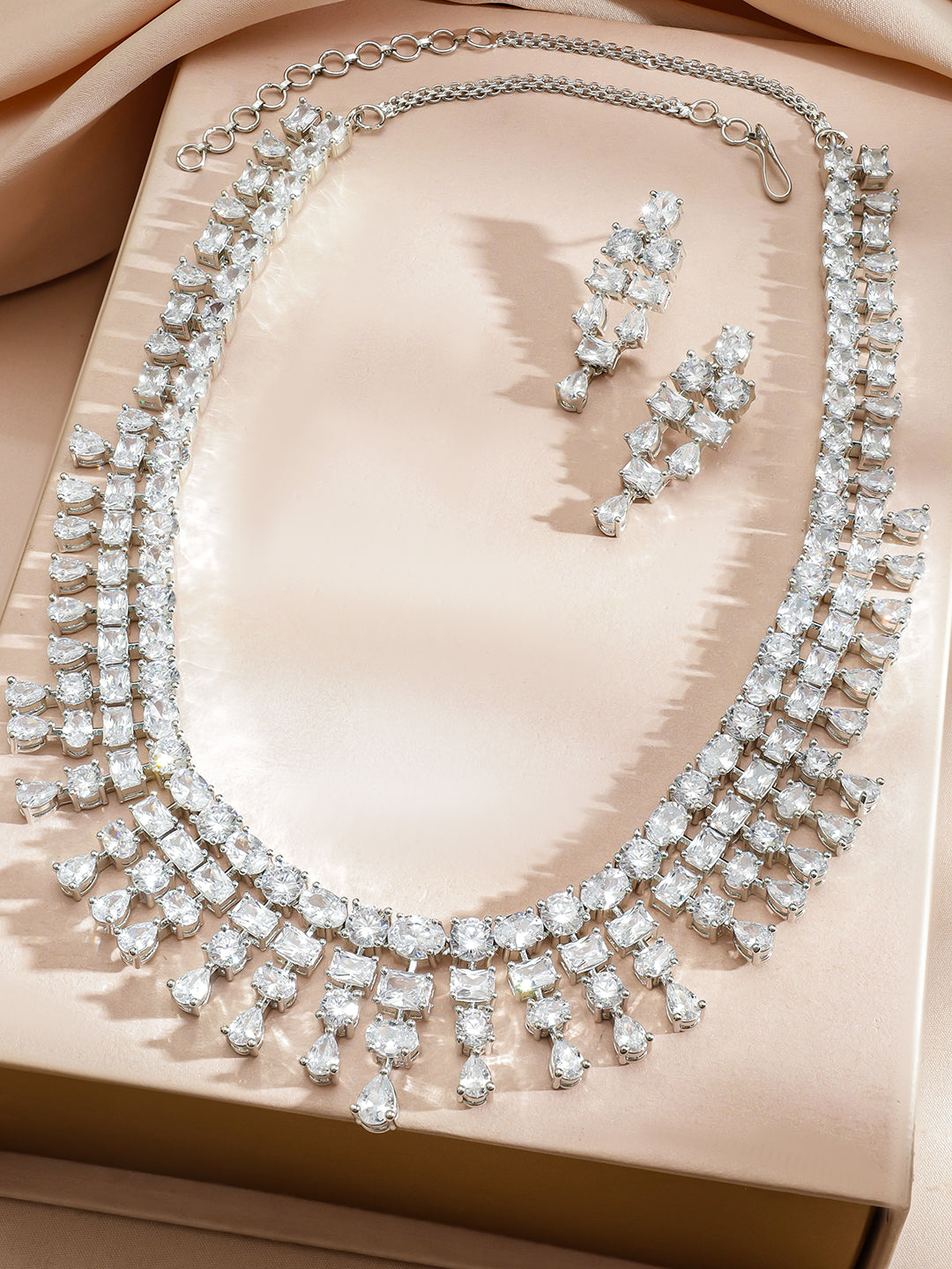 Timeless White American Diamond Crystal Necklace フリーサイズ