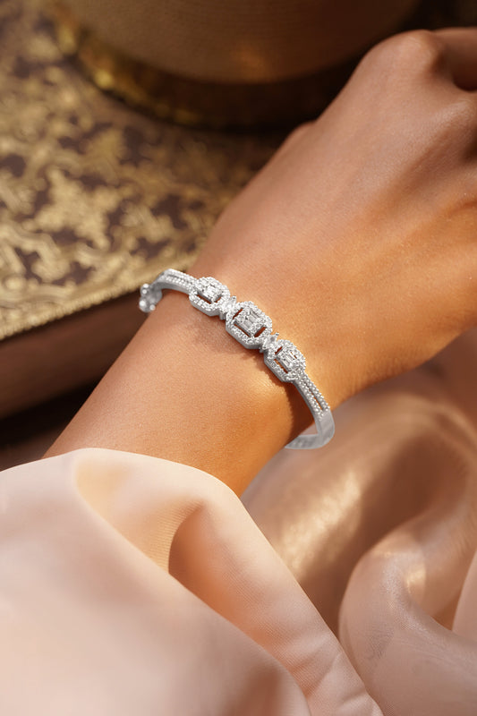 Timeless Cubic Zirconia Statement Bracelet フリーサイズ