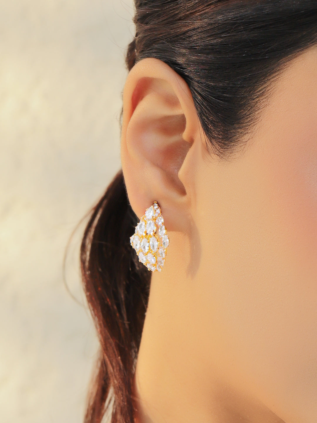Gold Toned Crystal Stud Earrings フリーサイズ