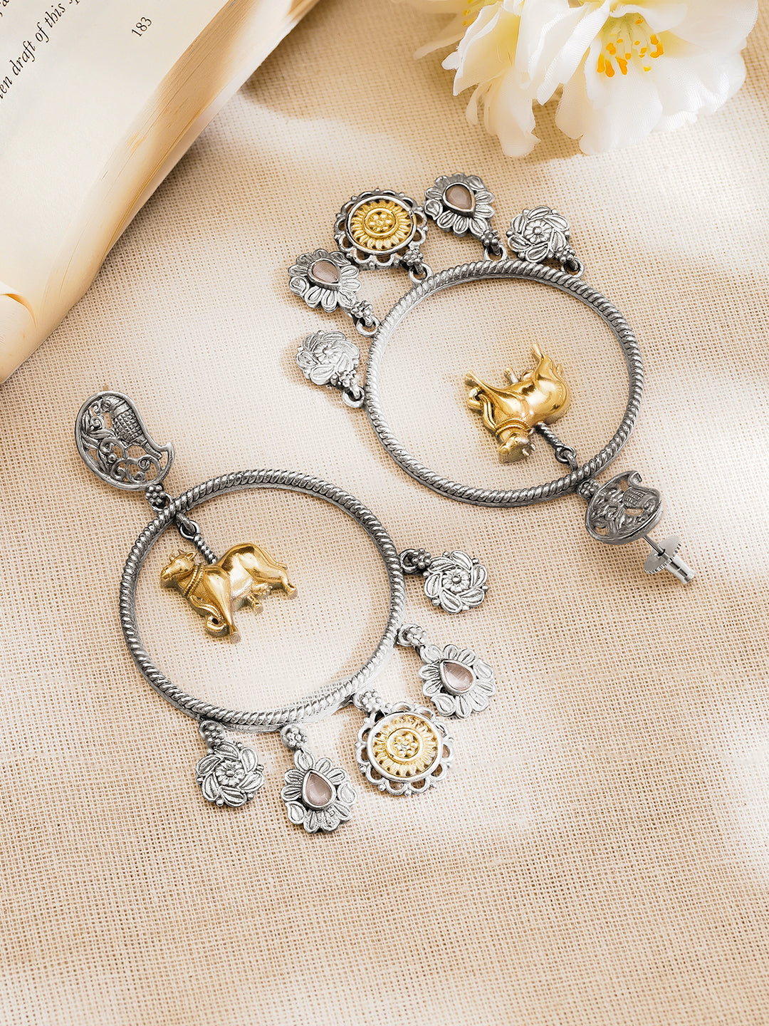 Oxidised Silver Tone Brass Cow Motif Hoop Dangler Earrings フリーサイズ