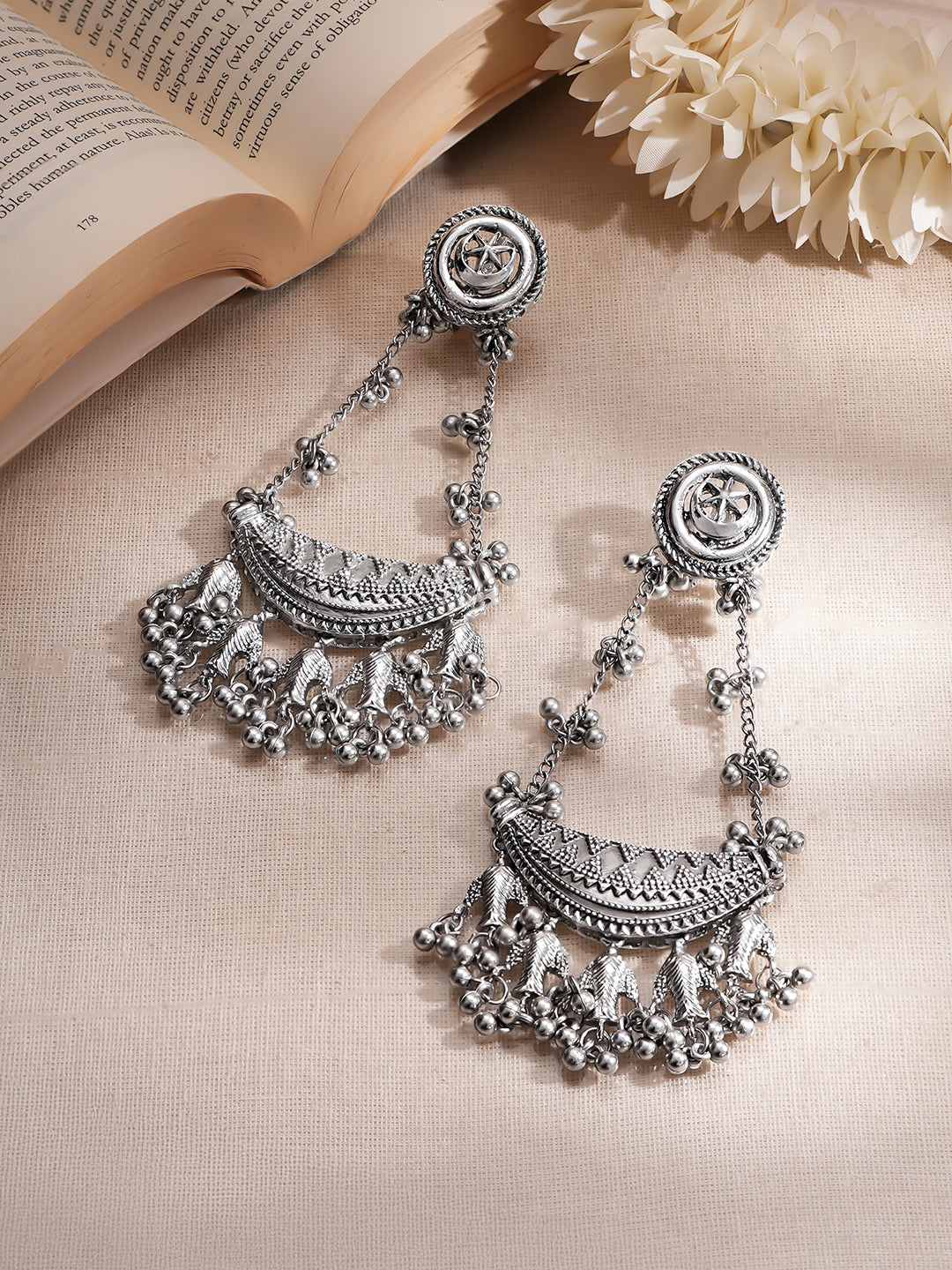 【Rubans】Oxidized half-moon ghungroo beads Earrings｜オキシダイズド ハーフムーン グングルー ビーズ ピアス