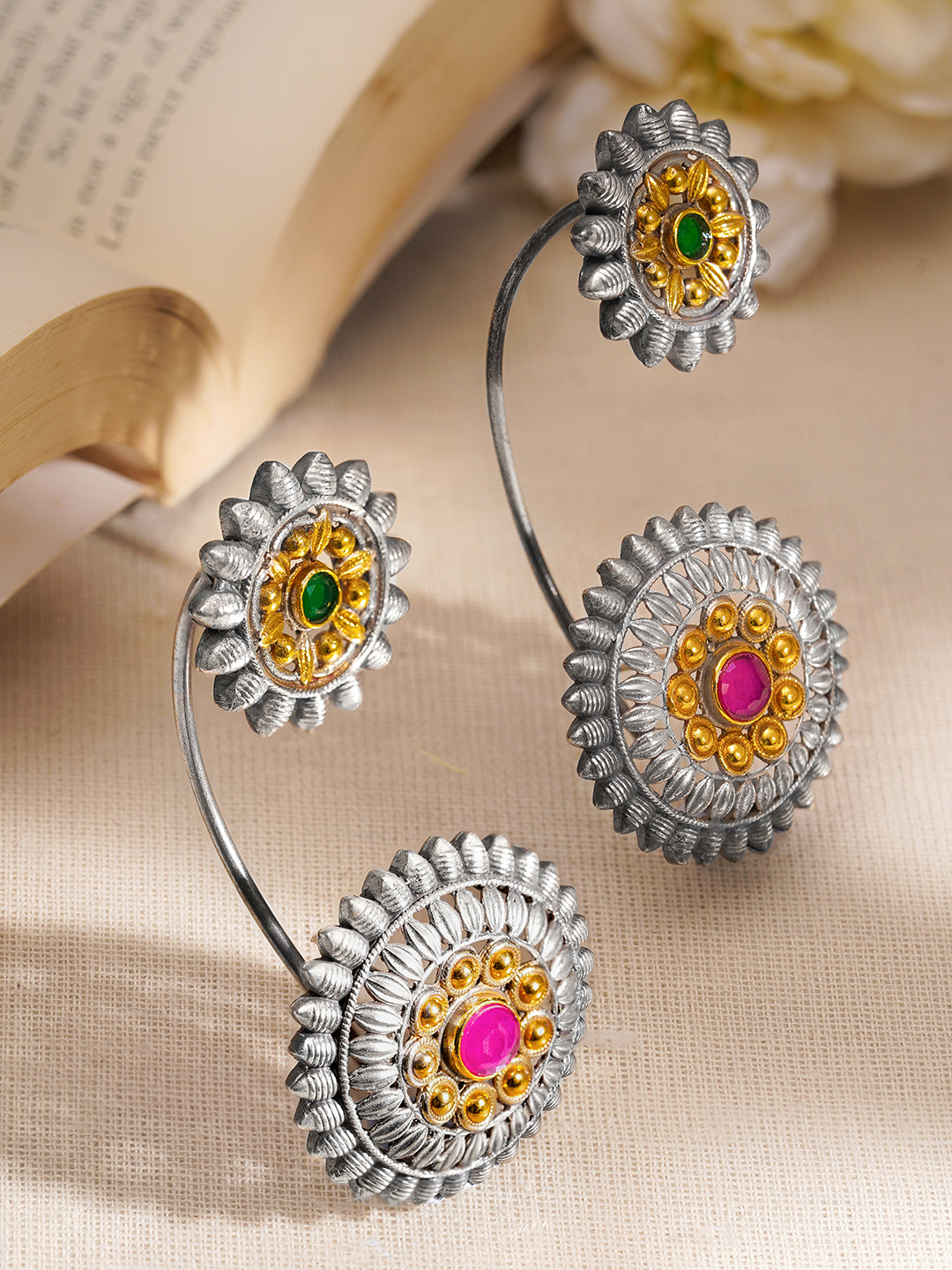 Oxidised Silver Tone Brass Green & Ruby Pink Floral Statement Ear Cuff フリーサイズ