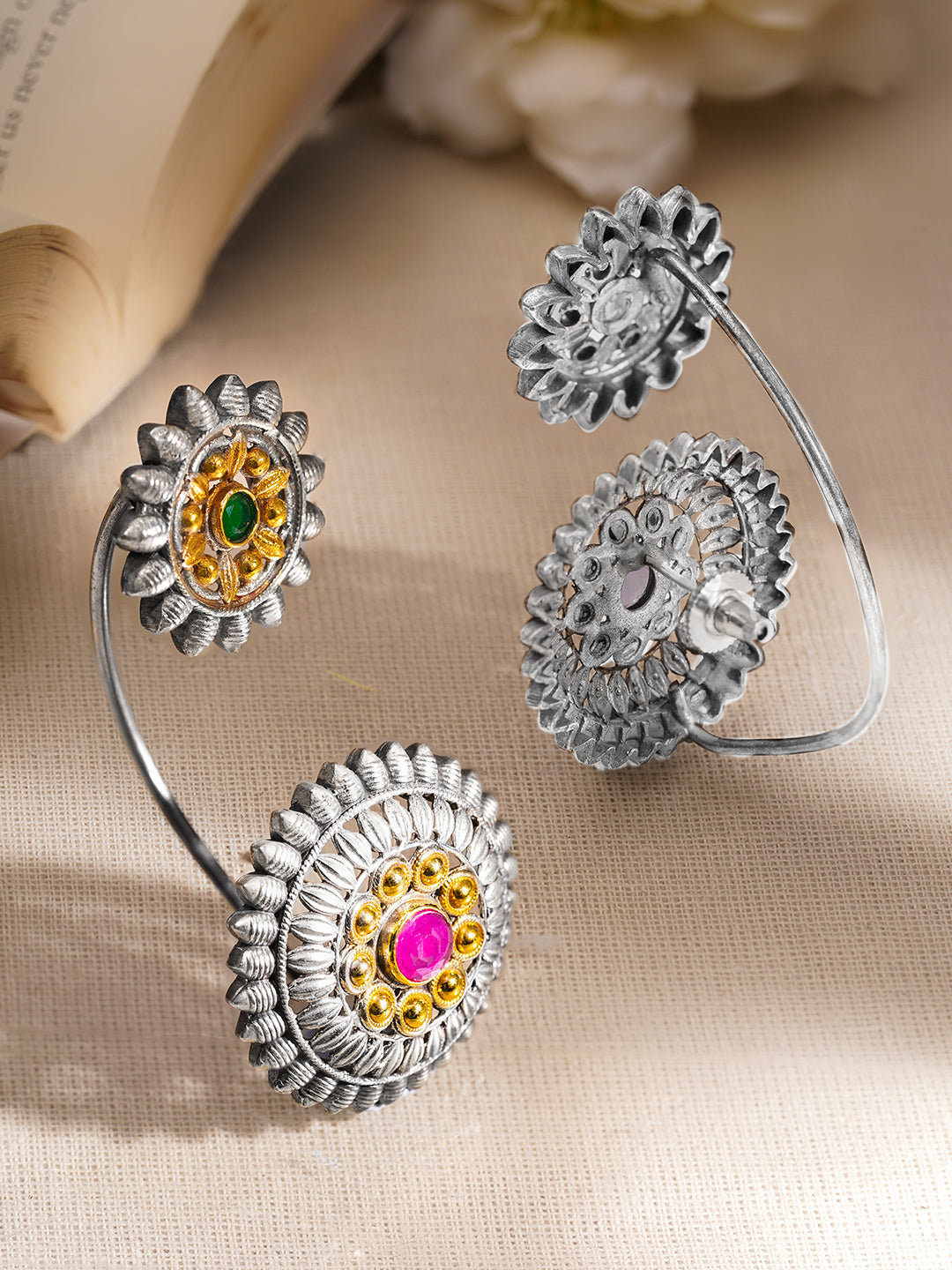 Oxidised Silver Tone Brass Green & Ruby Pink Floral Statement Ear Cuff フリーサイズ
