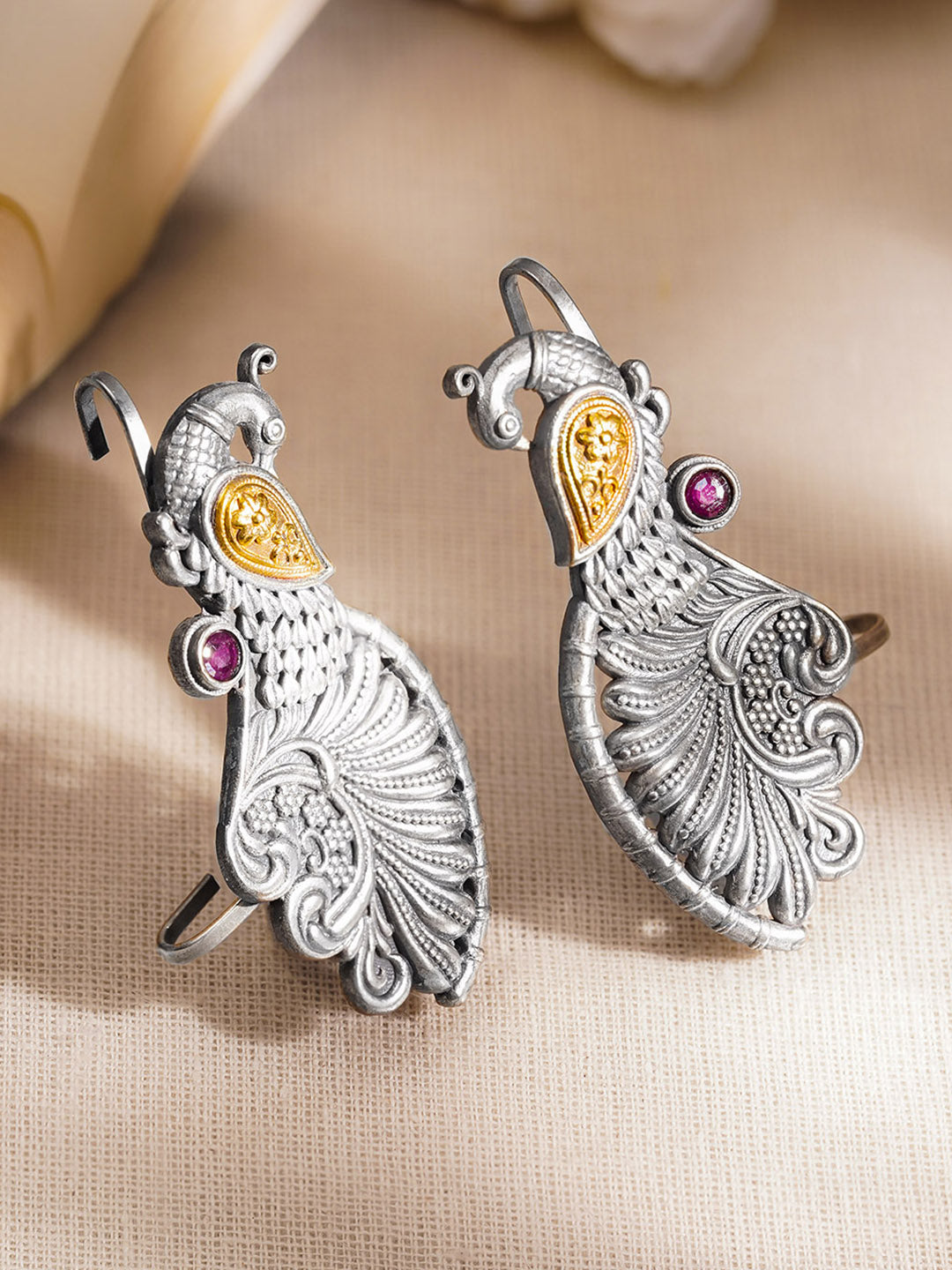 Oxidised Silver Tone Brass Peacock Ear Cuff Earrings with Pink Accent フリーサイズ