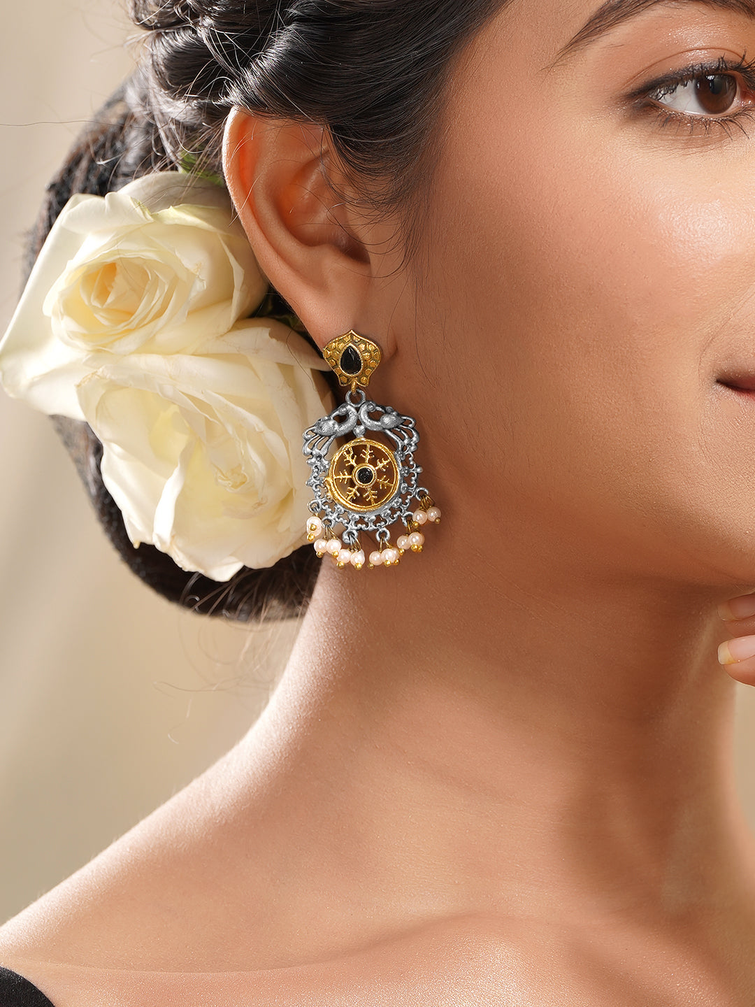 Rubans Oxidised Silver Plated Dual Tone Brass Peacock Motif Pearl Drop Earrings フリーサイズ
