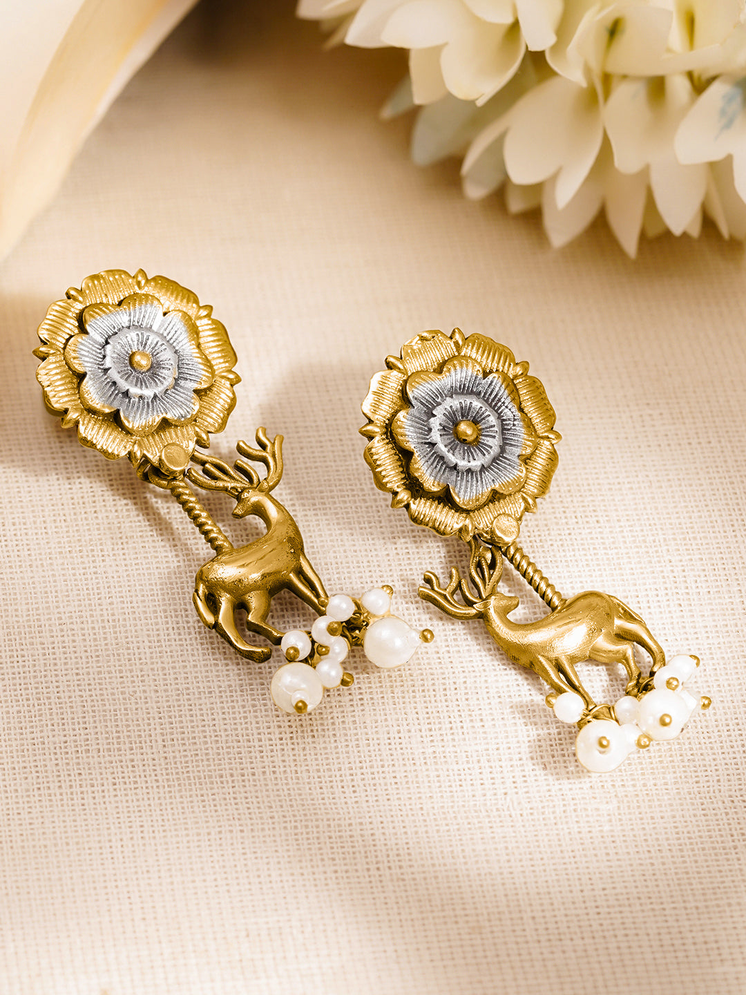 Artisan Dual Tone Deer Charm Drop Earrings フリーサイズ
