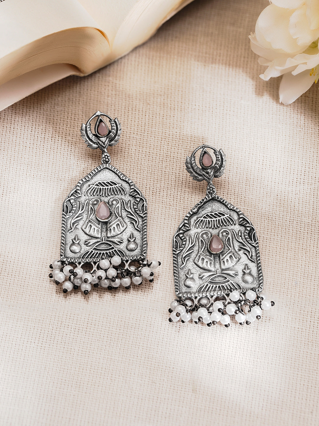 Rubans Oxidised Silver Plated Brass Floral Motif Pearl Drop Earrings フリーサイズ