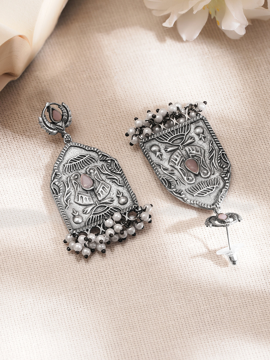 Rubans Oxidised Silver Plated Brass Floral Motif Pearl Drop Earrings フリーサイズ