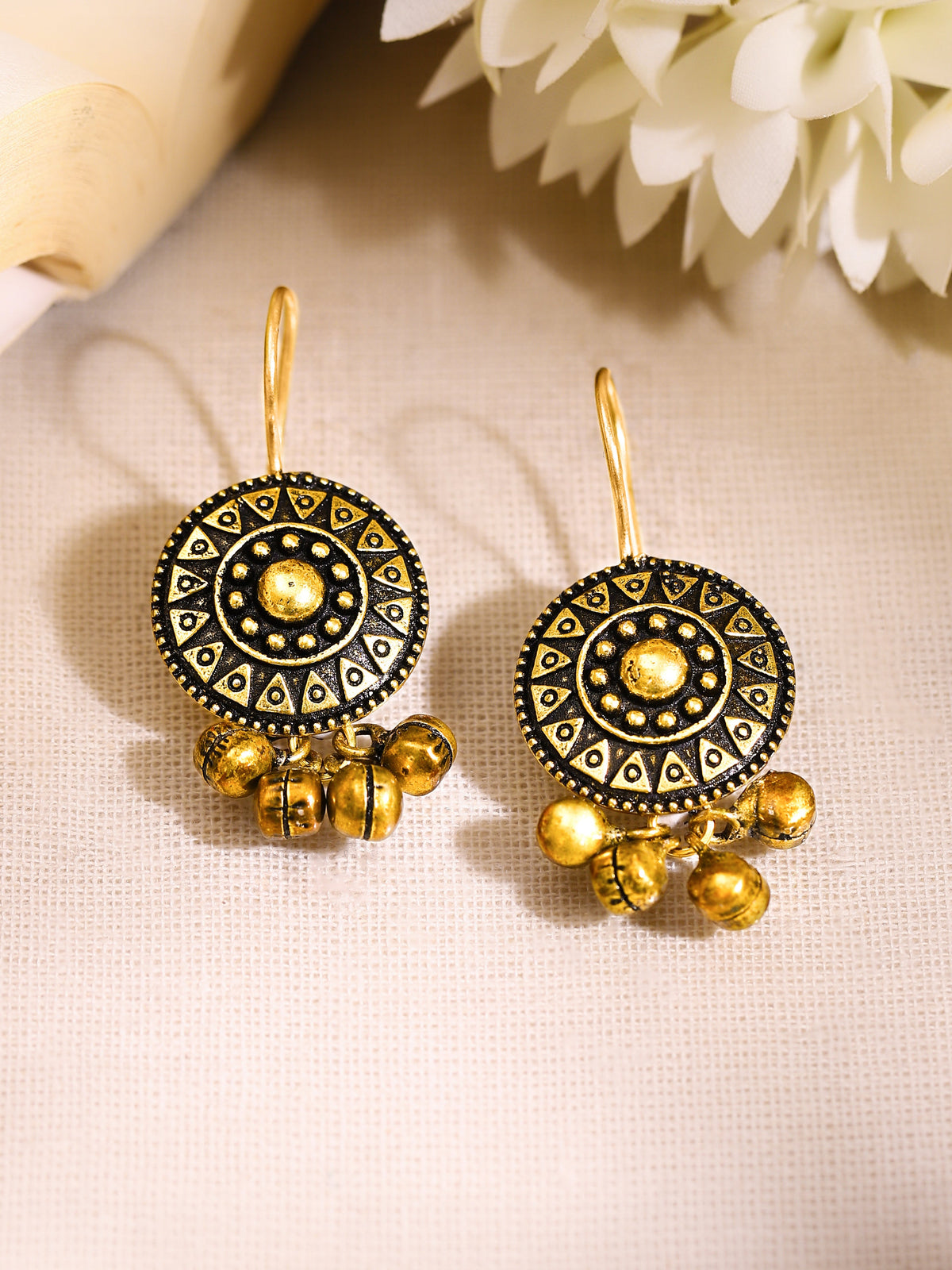 【Rubans】Oxidised Tribal Sunburst Gold Ghungroo Earrings｜いぶし加工 トライバル サンバースト ゴールド グングルー ピアス