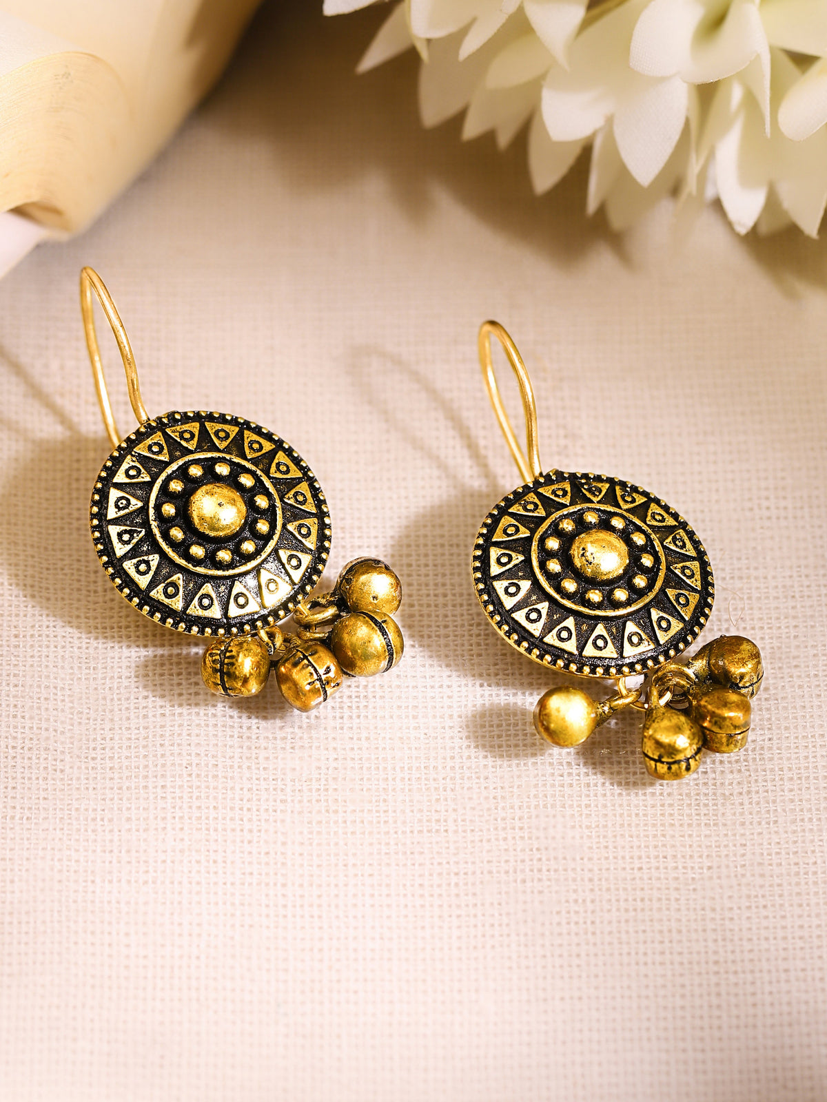 【Rubans】Oxidised Tribal Sunburst Gold Ghungroo Earrings｜いぶし加工 トライバル サンバースト ゴールド グングルー ピアス