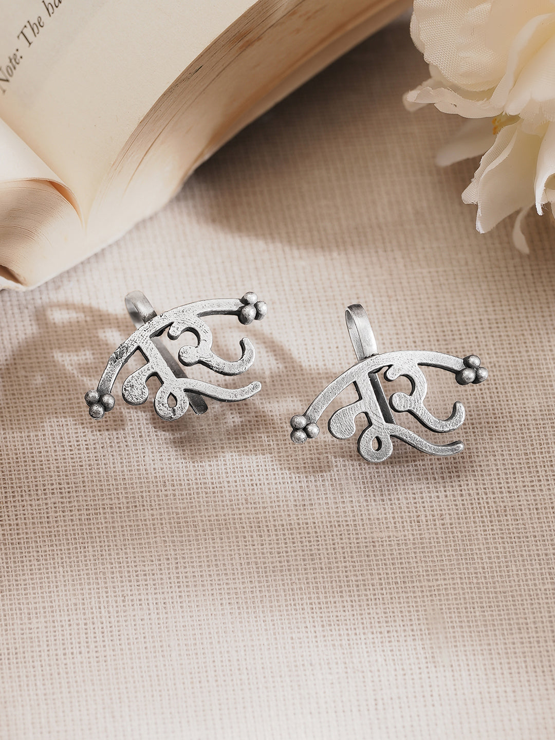 Oxidised Silver Tone Brass Noor Name Ear Cuff フリーサイズ