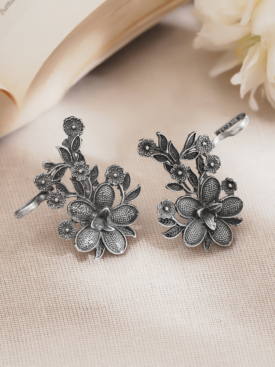 Oxidised Silver Tone Brass Floral Vine Stud Ear Cuff Earrings フリーサイズ