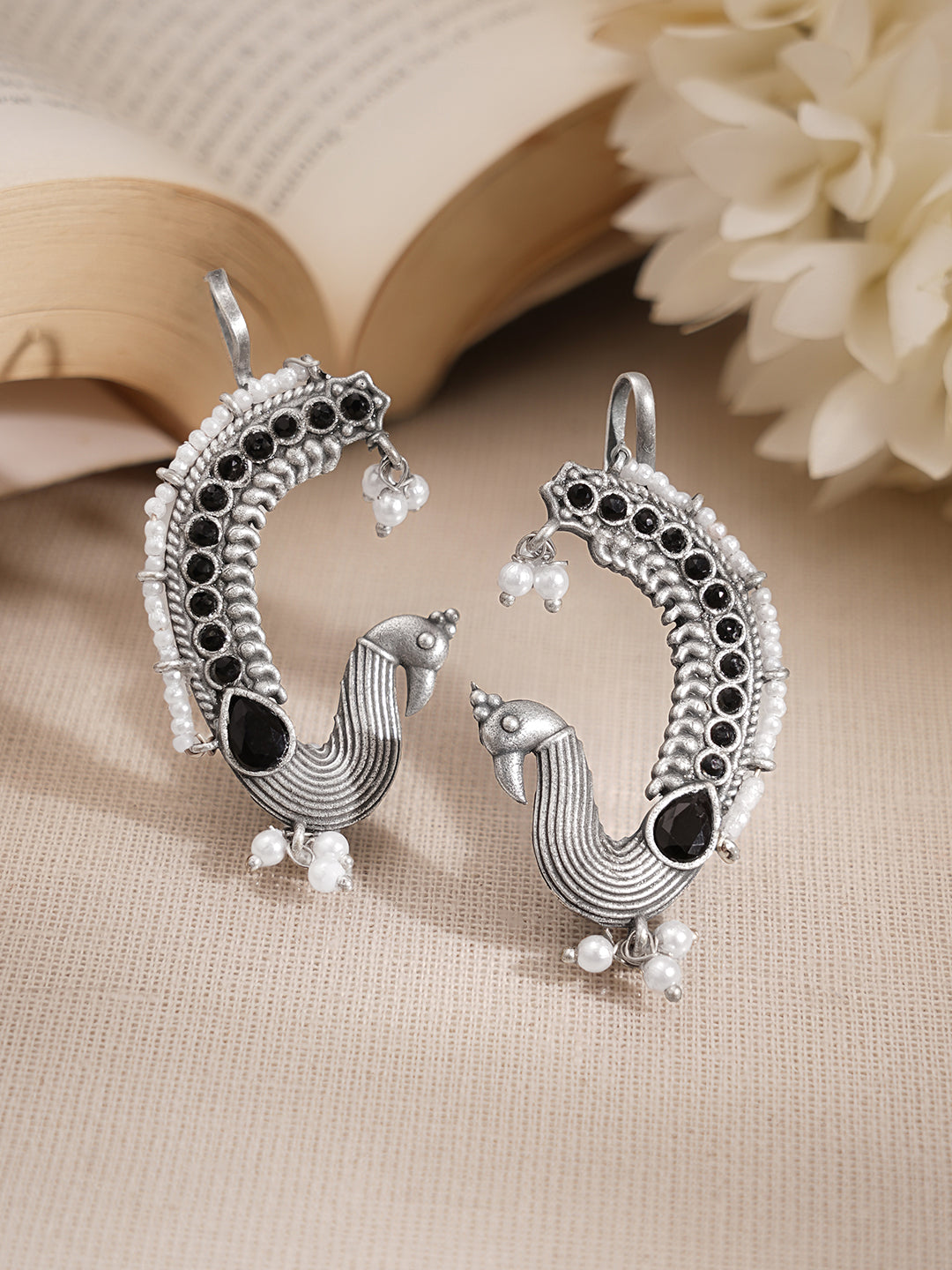 Oxidised Silver Tone Brass Black Bead Pearl Peacock Ear Cuff フリーサイズ