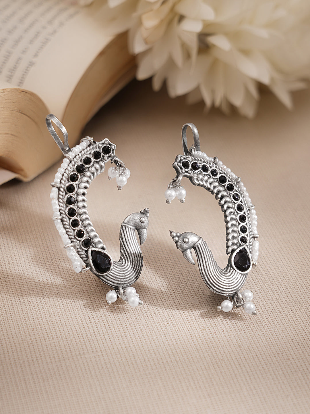 Oxidised Silver Tone Brass Black Bead Pearl Peacock Ear Cuff フリーサイズ