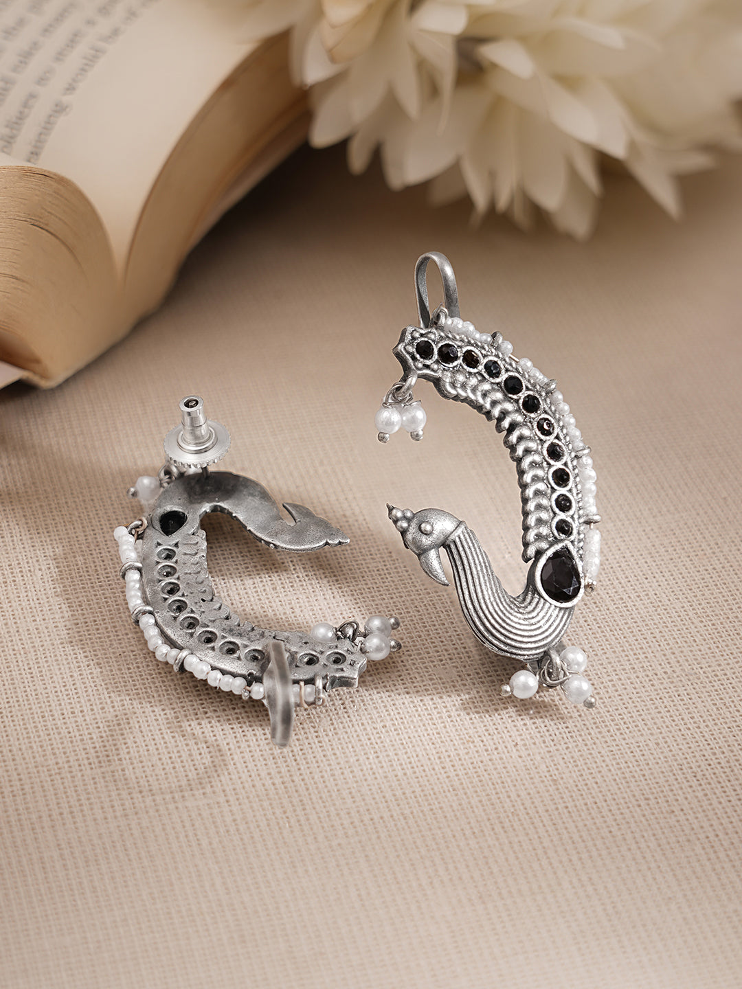 Oxidised Silver Tone Brass Black Bead Pearl Peacock Ear Cuff フリーサイズ