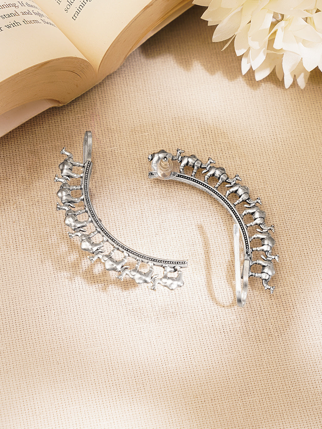 Runway Camel Statement Ear Climber フリーサイズ