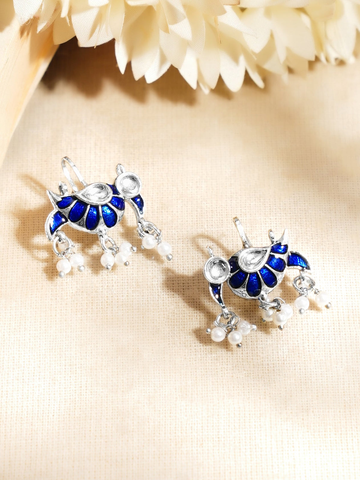 【Rubans】Rhodium Plated Blue Peacock Meenakari Pearl Earrings｜ロジウムメッキ ブルーピーコック ミーナカリ パール ピアス