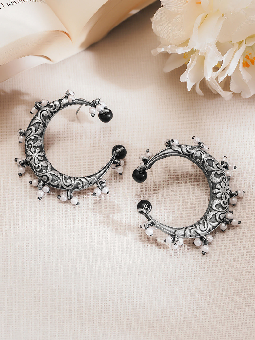 Oxidised Silver Tone Brass Pearl Black Bead Crescent Hoop Earrings フリーサイズ
