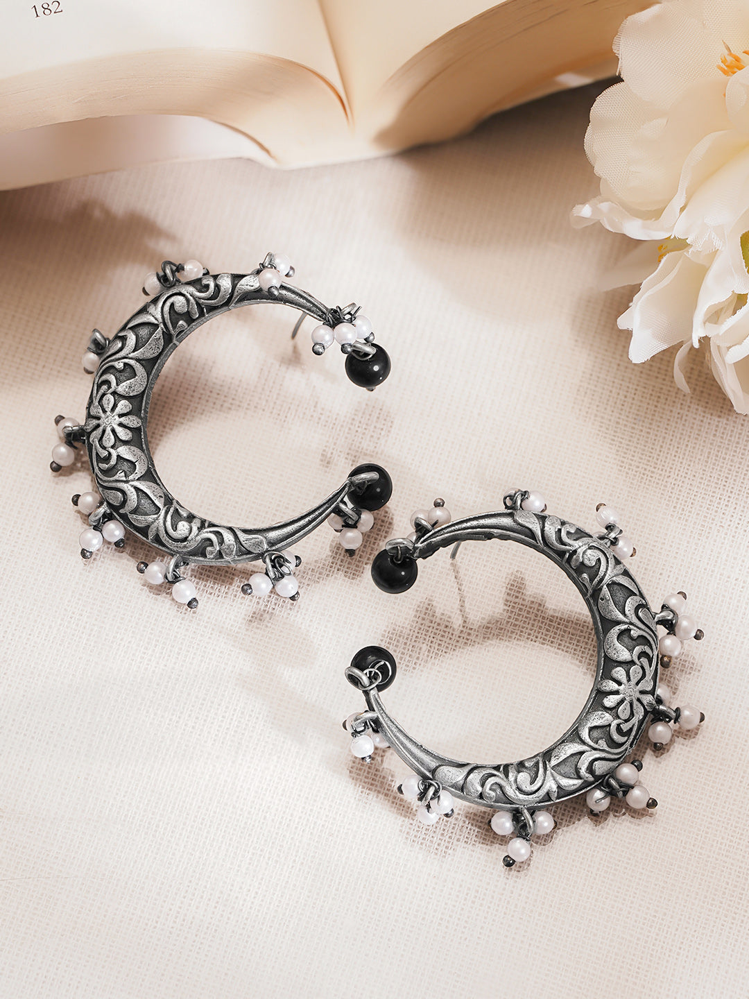 Oxidised Silver Tone Brass Pearl Black Bead Crescent Hoop Earrings フリーサイズ