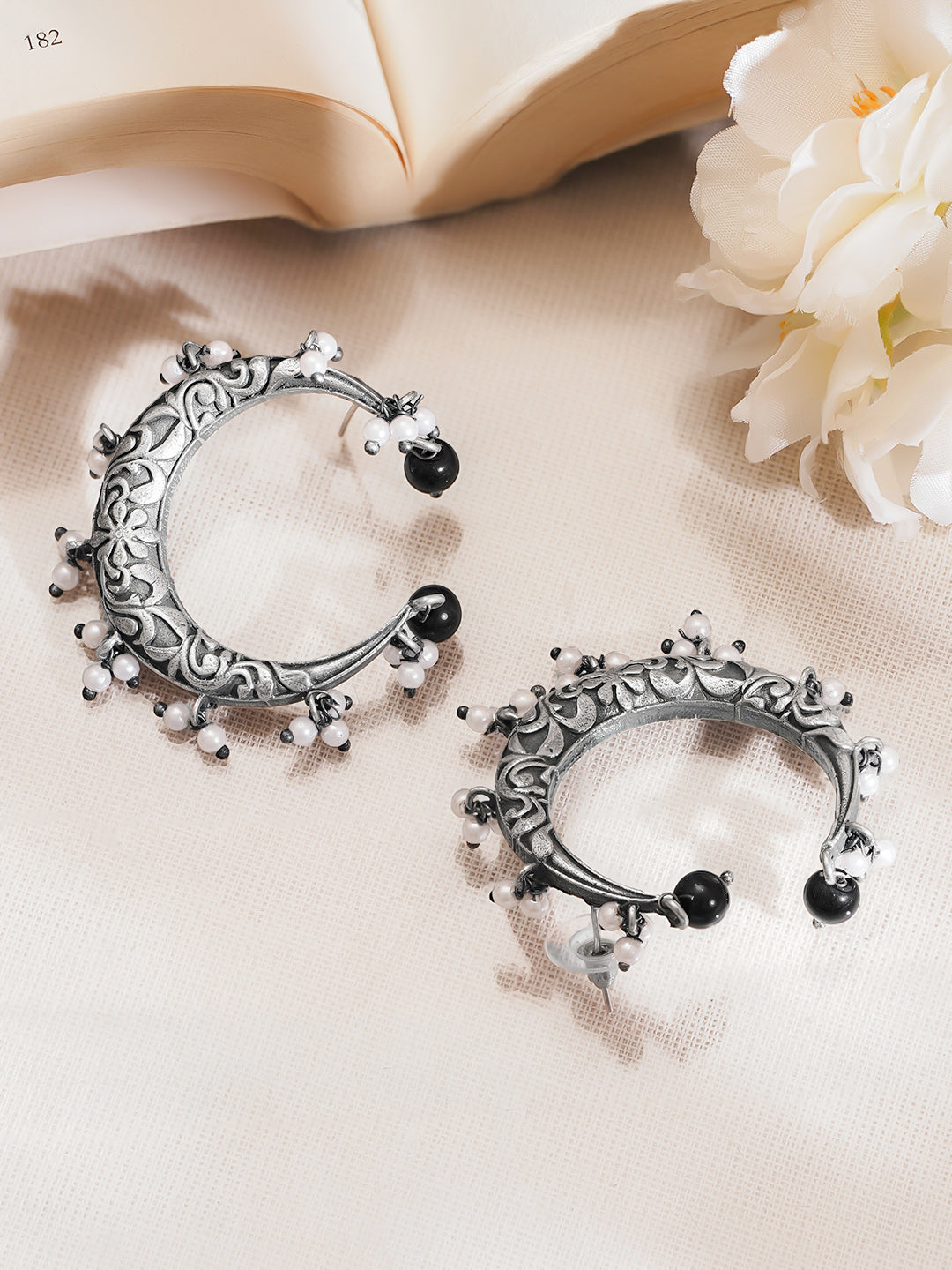 Oxidised Silver Tone Brass Pearl Black Bead Crescent Hoop Earrings フリーサイズ