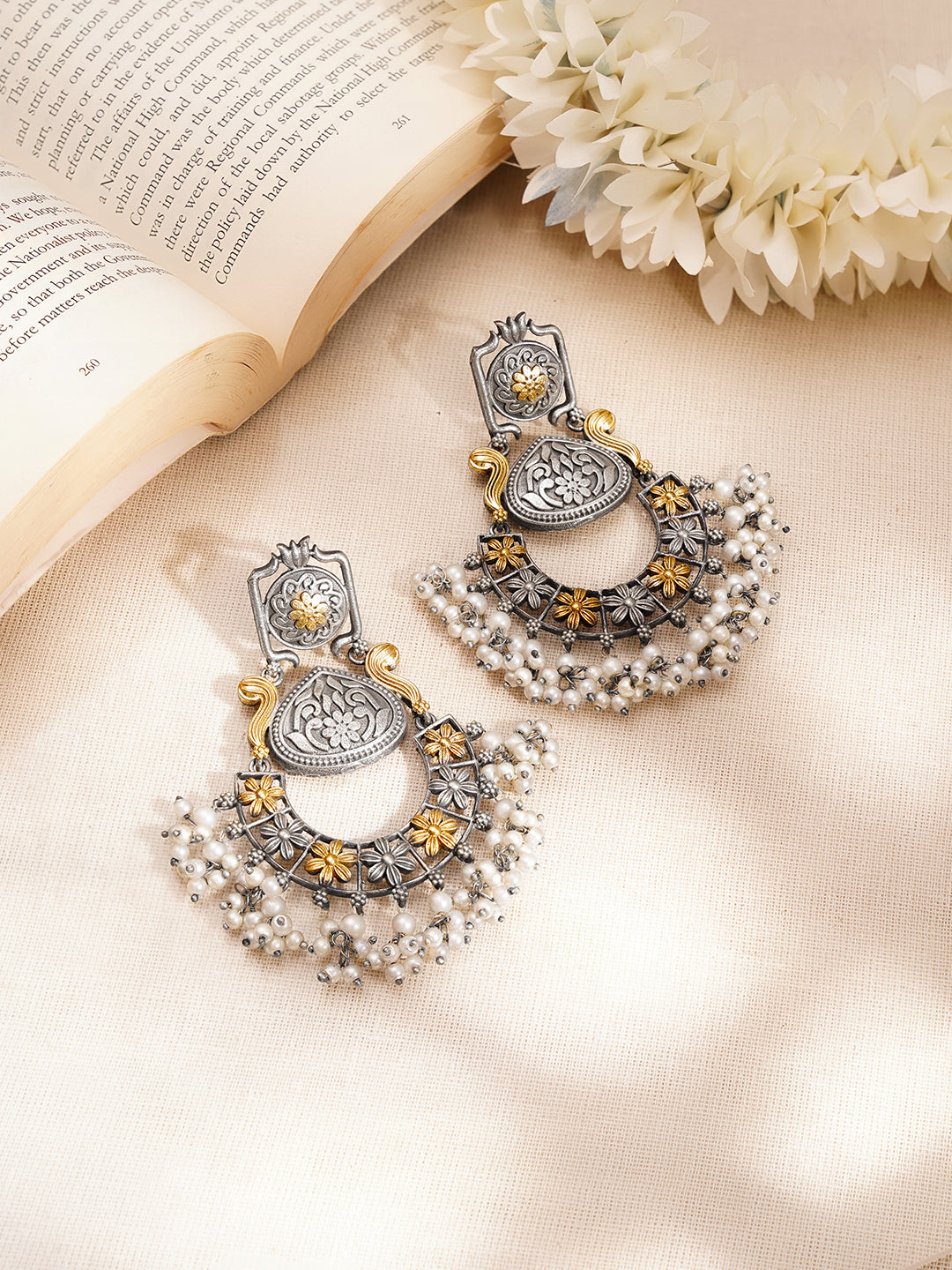 【Rubans】 Oxidised Floral Design Kundan Dangler Earrings｜オキシダイズド フローラル クンダン ダングラー イヤリング