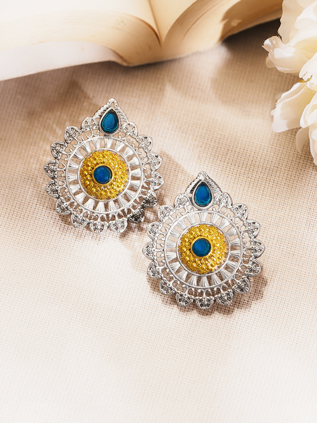 Oxidised Silver Tone Brass Stud Earrings with Blue Accent フリーサイズ