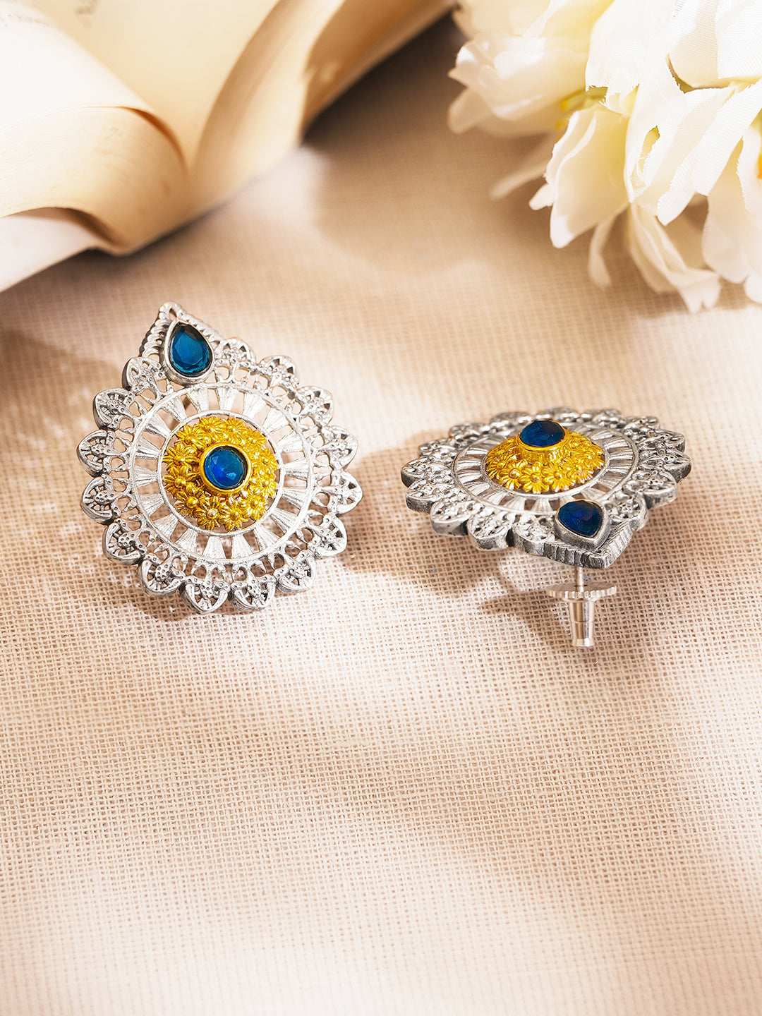 Oxidised Silver Tone Brass Stud Earrings with Blue Accent フリーサイズ