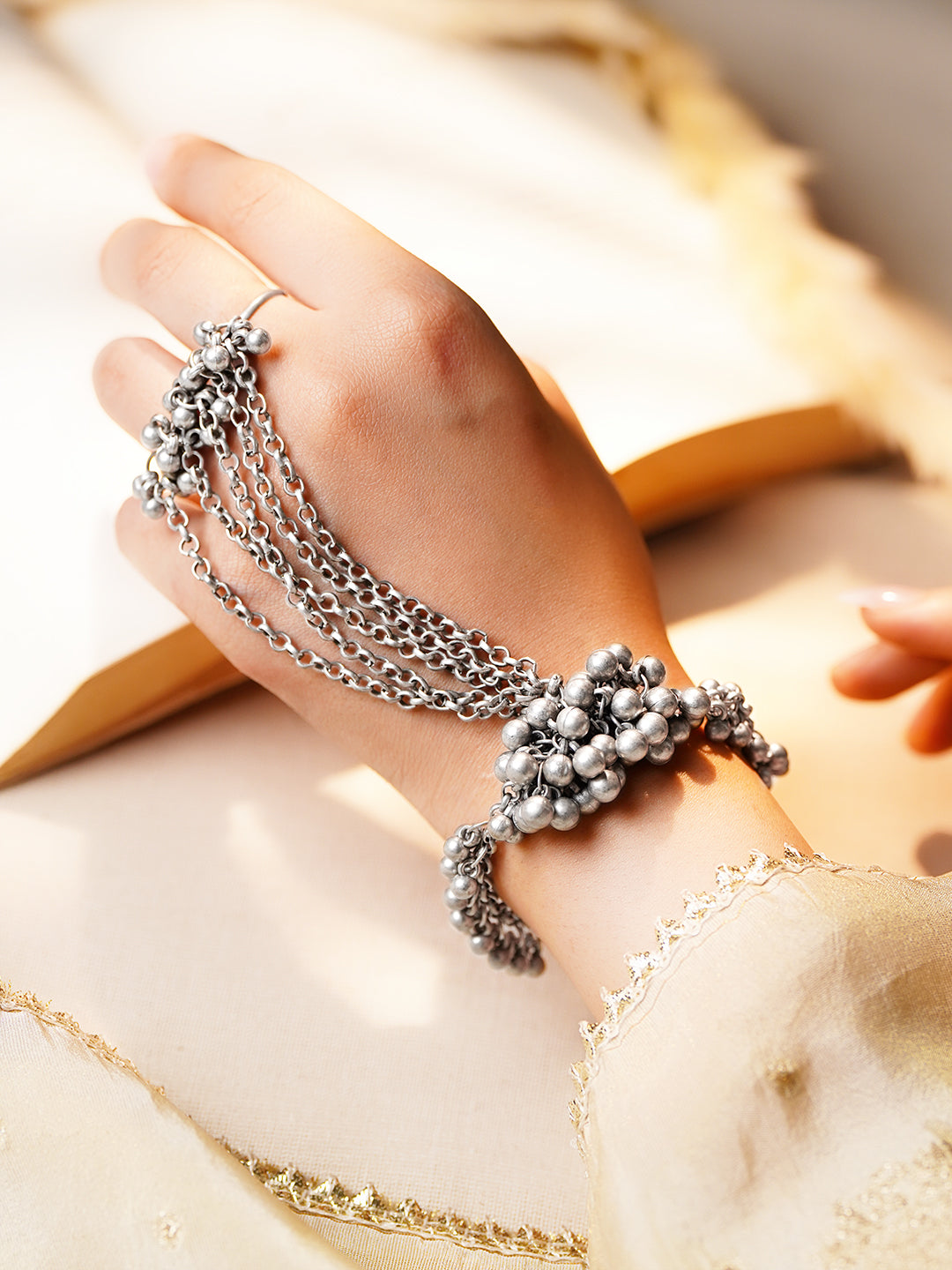 Oxidised Ghungroo Chain Hand Harness Bracelet フリーサイズ