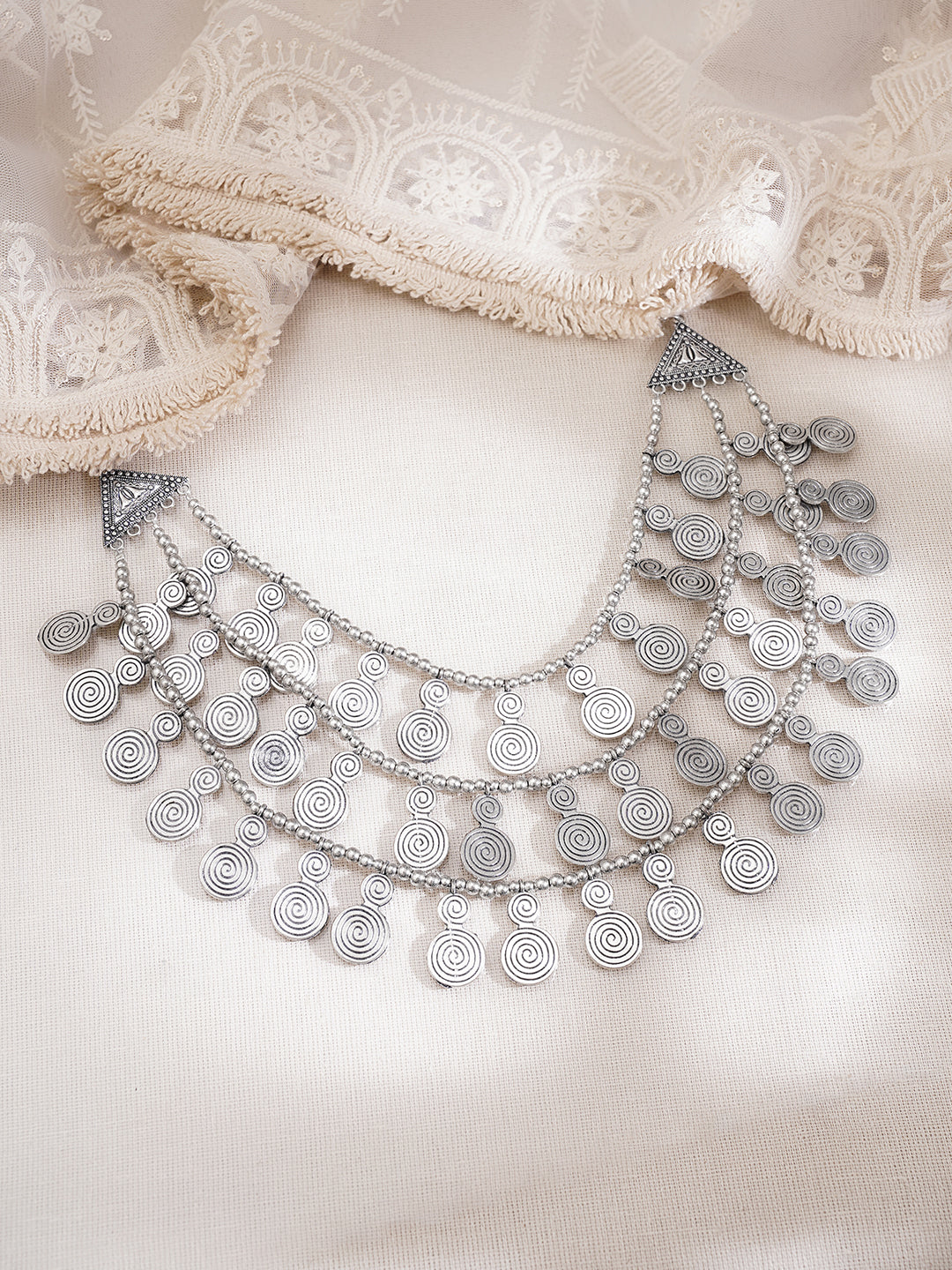 【Rubans】 Antique Gold Tone Multi Layer Spiral Charm Statement Necklace｜アンティークゴールドトーン マルチレイヤー スパイラルチャーム ステートメントネックレス