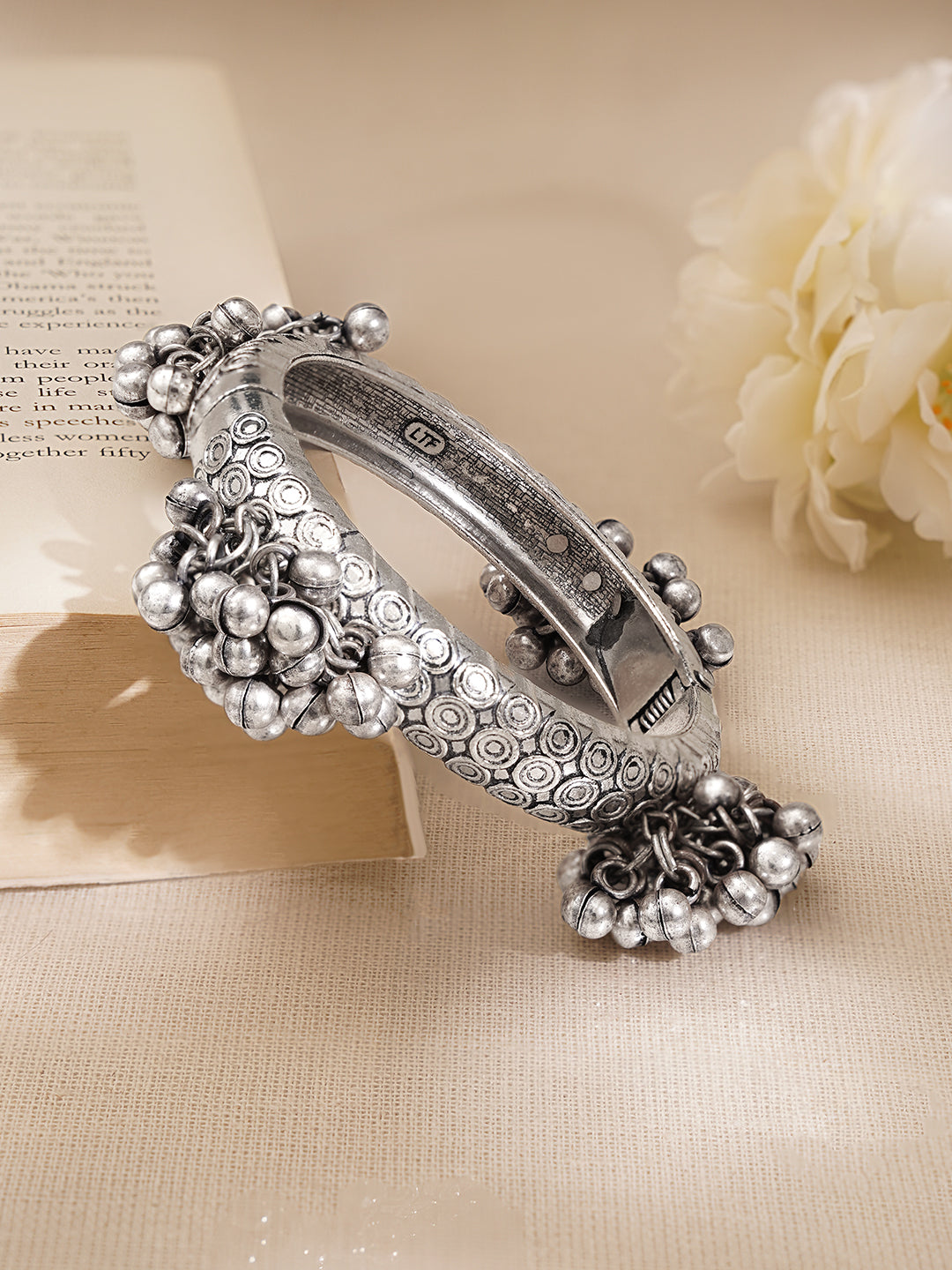 Oxidised Ghungroo Cluster Designer Bangle フリーサイズ