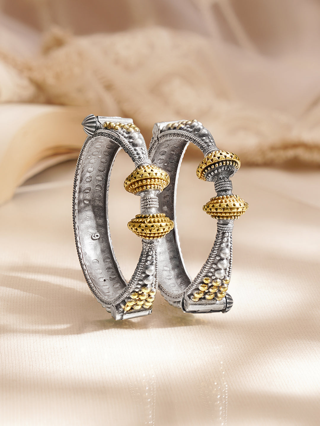 Oxidised Gold Silver Statement Dual Tone Bangles フリーサイズ