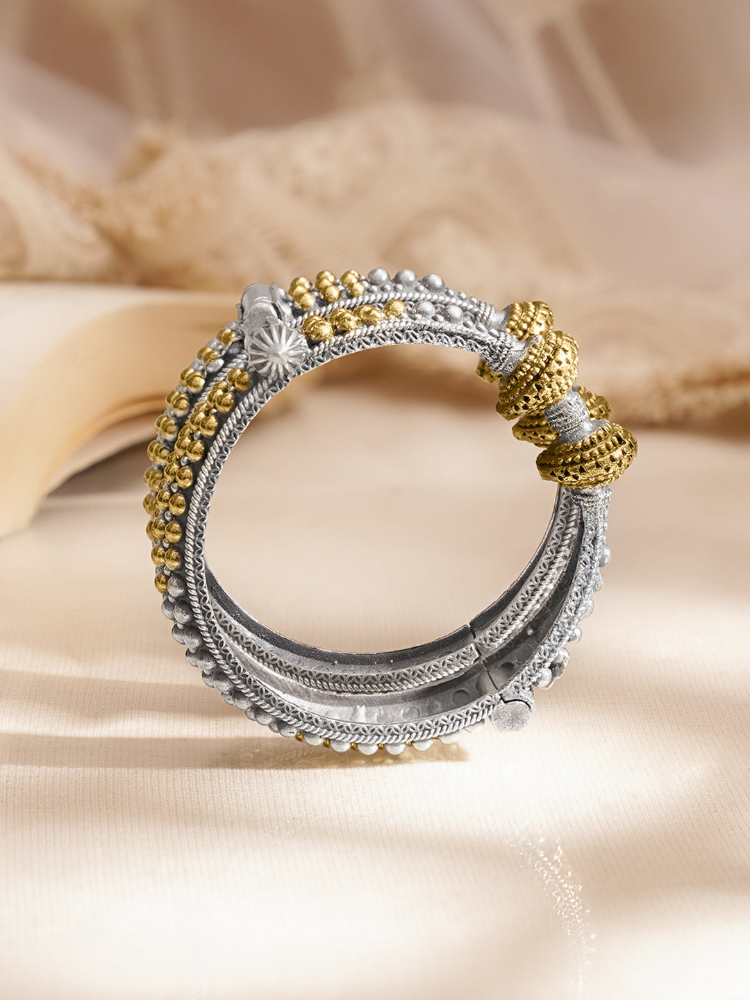 Oxidised Gold Silver Statement Dual Tone Bangles フリーサイズ