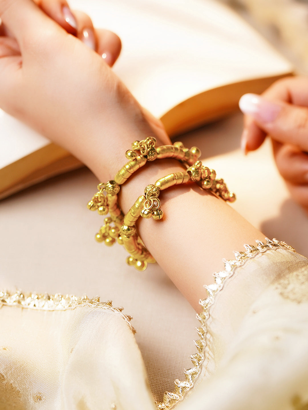 Gold Festive Beaded Statement Bangle Set フリーサイズ