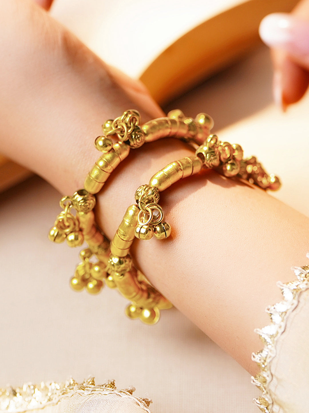 Gold Festive Beaded Statement Bangle Set フリーサイズ