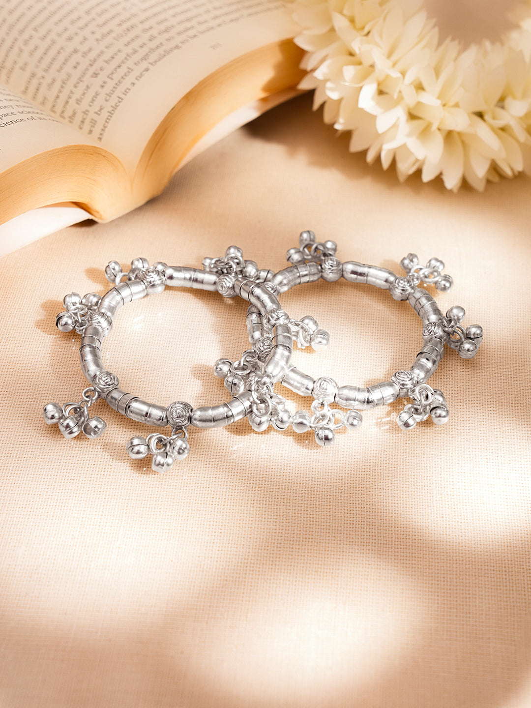 Silver Festive Beaded Statement Bangle Set フリーサイズ