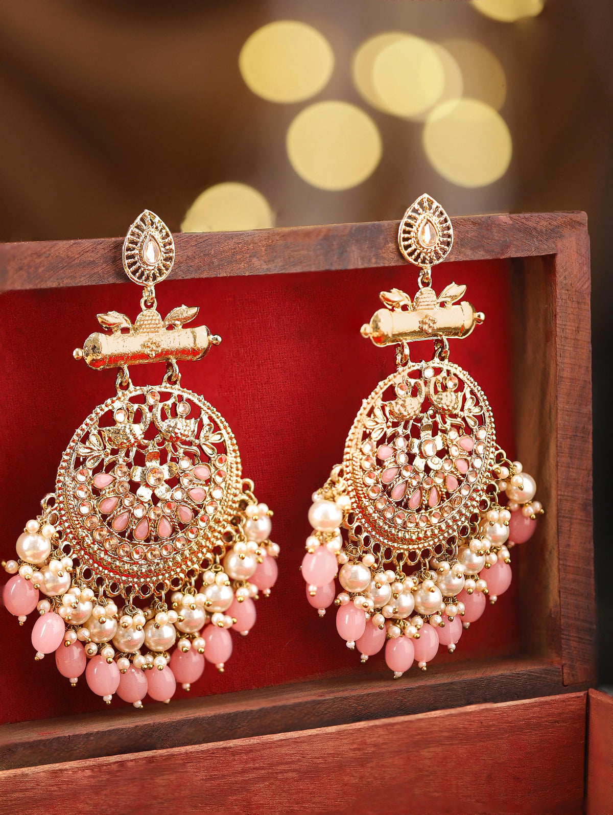 【Rubans】 18K Antique Gold-Plated Big Chandbali Earrings with Pearl & Pink Bead Accents｜18K アンティークゴールドメッキ ビッグ チャンドバリ イヤリング パール＆ピンクビーズ