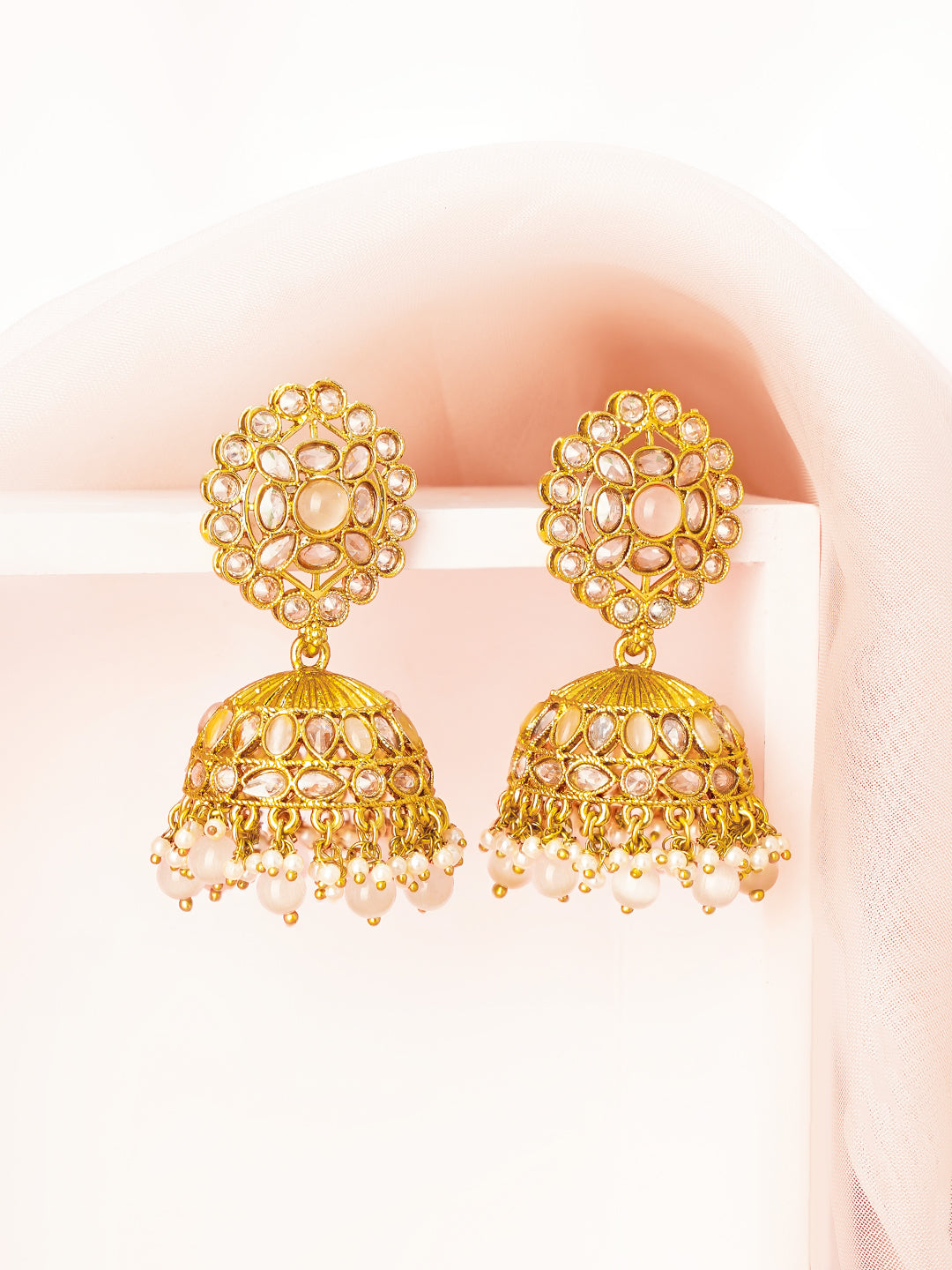 【Rubans】 Antique Gold Plated Pastel Pink Kundan Pearl Jhumka Earrings｜アンティークゴールドメッキ パステルピンク クンダン パール ジュムカ