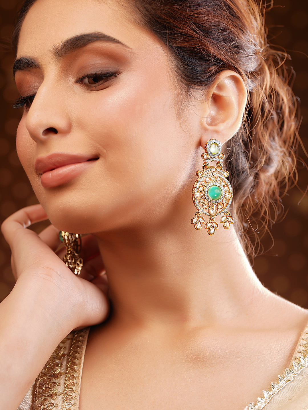 【Rubans】 Antique Gold Plated Pastel Green Kundan Charm Dangler Earrings｜アンティークゴールド パステルグリーン クンダン チャーム ダングラー イヤリング