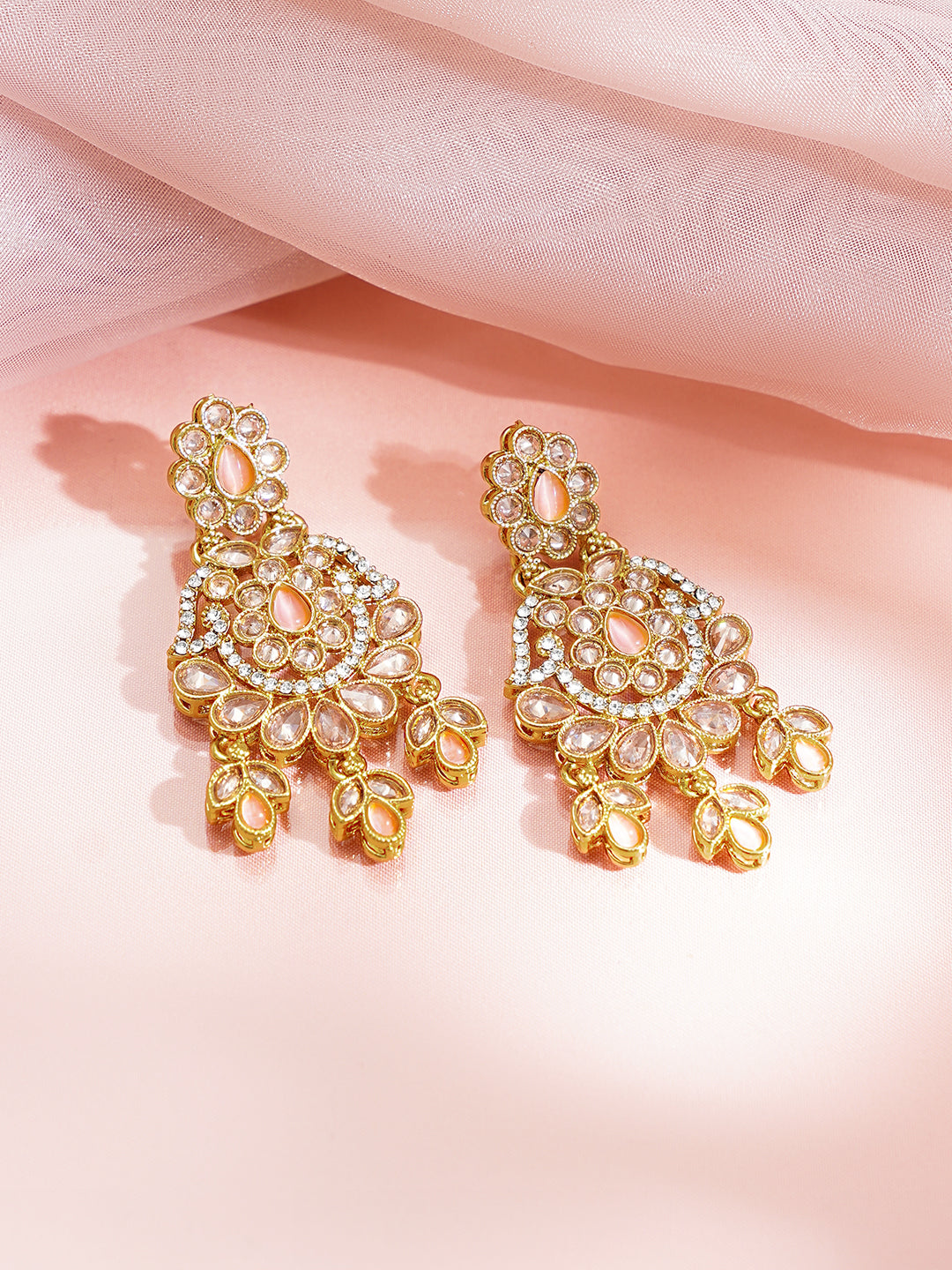 【Rubans】 Antique Gold Plated Pastel Pink Kundan Charm Dangler Earrings｜アンティークゴールドメッキ パステルピンク クンダン ダングラーイヤリング