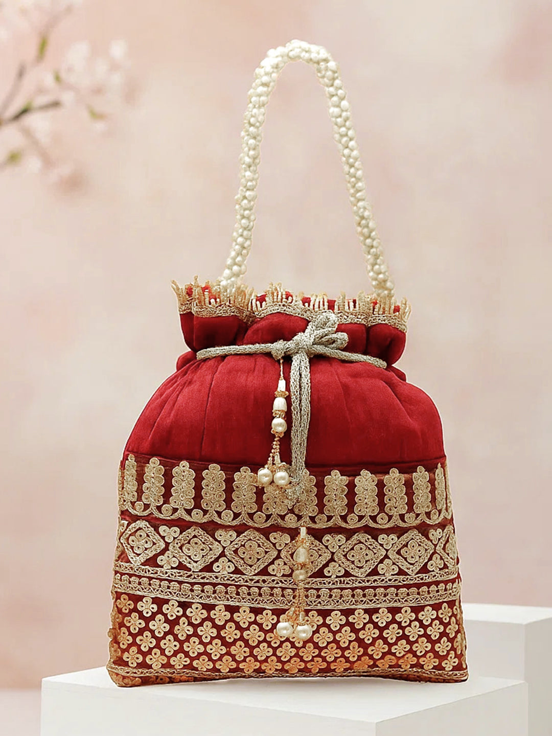 Gold Floral Embroidered Red Potli With Pearl Handle フリーサイズ