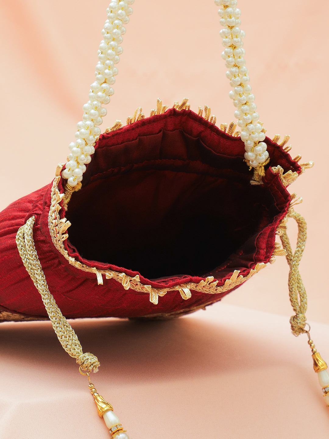 Gold Floral Embroidered Red Potli With Pearl Handle フリーサイズ