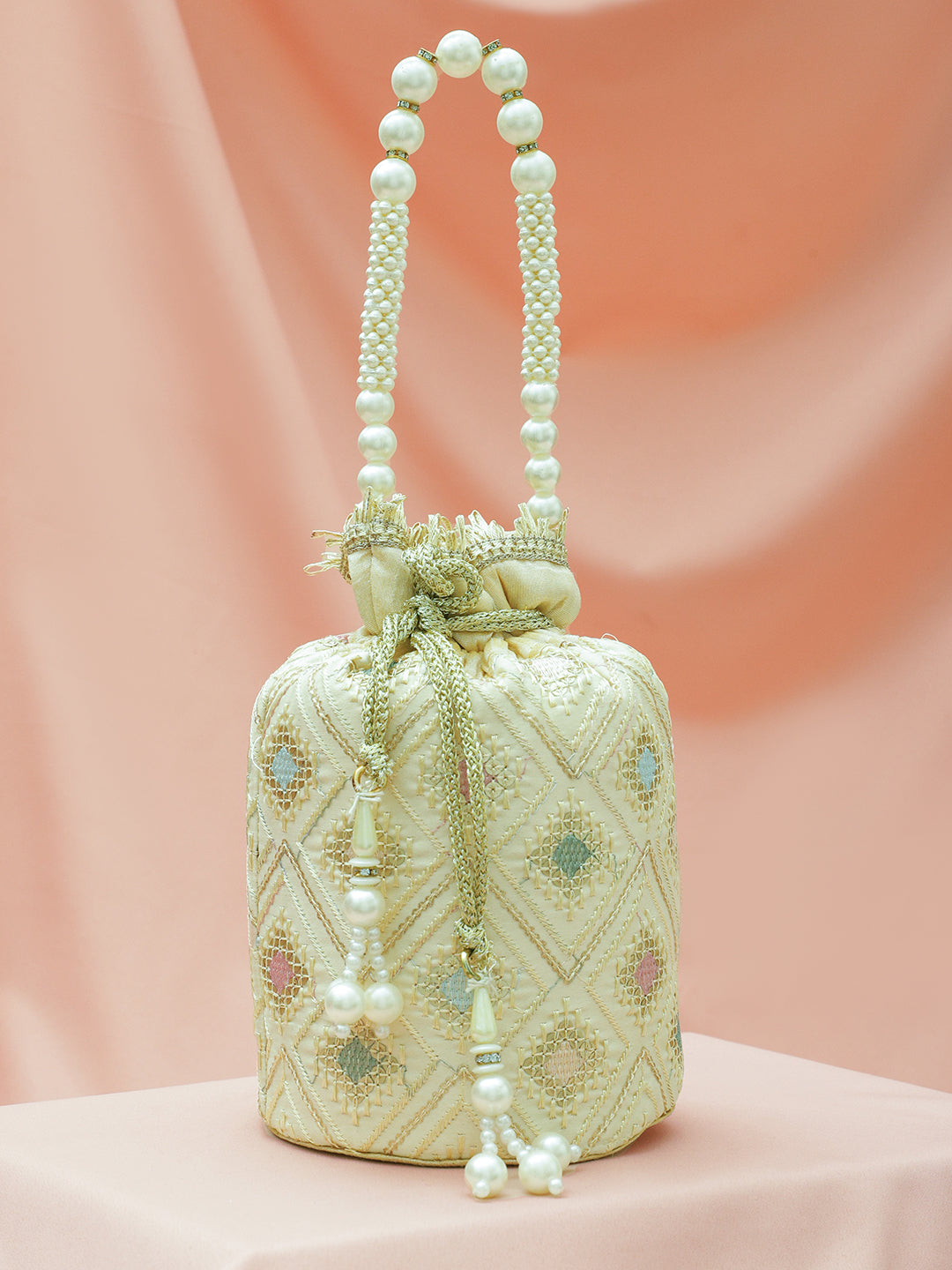 Rubans Cream Potli Bag with Multicolor Pastel Embroidery, Pearl Beaded Handle and Golden Tassel Detailing フリーサイズ