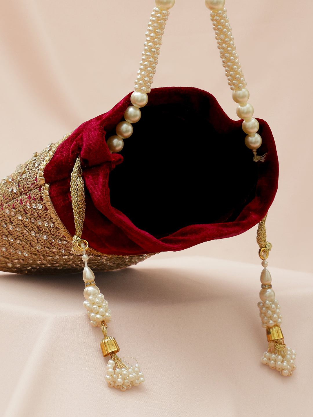 Rubans Red Velvet Potli Bag with Pearl Handle, Golden Embroidery & Stone Detailing フリーサイズ